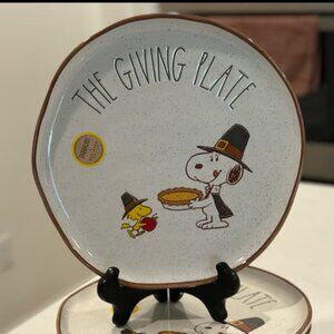 Rae Dunn Peanuts Snoopy 'The Giving Plate' 10" Dinner Plate Set